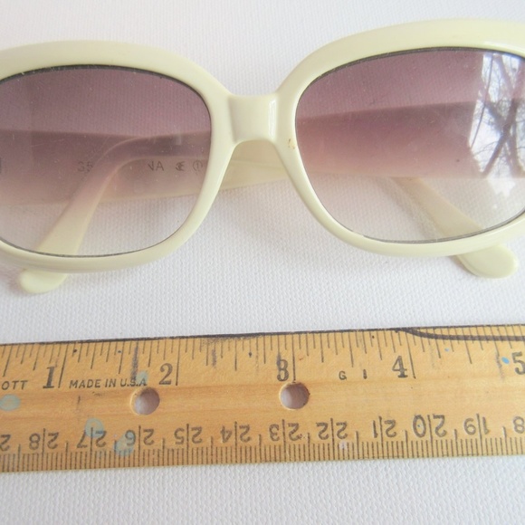 Super Glam Retro Non-Prescription White-rimmed Sunglasses - Picture 5 of 5